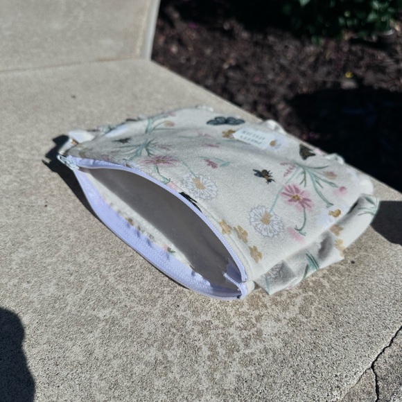 Floral Ruffled Pouch - Picture 3 of 3